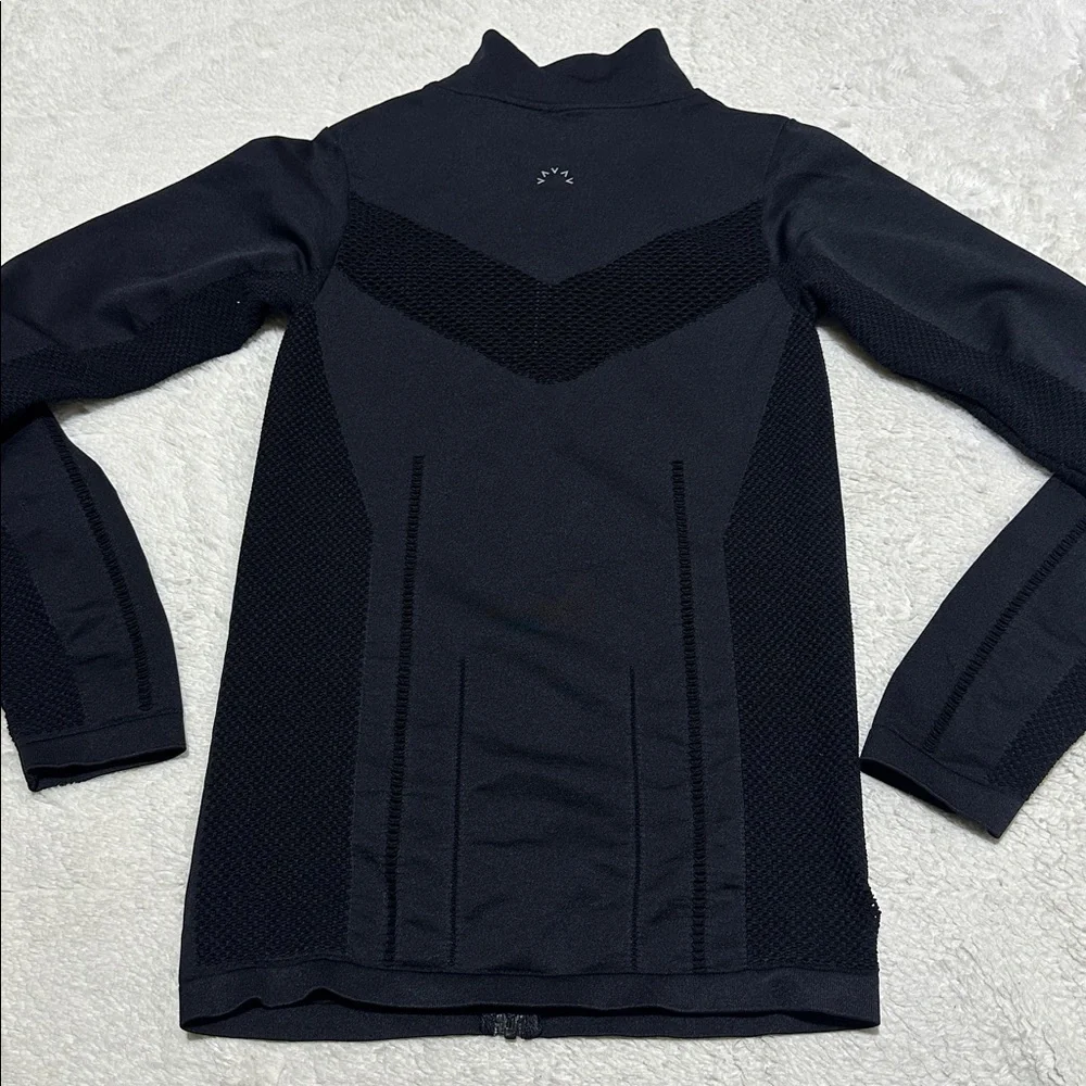 Varley | size xxs/xs | black poinsetta jacket